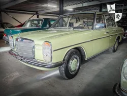 Groen Gebruikt 1975 Mercedes 230 | € 17.950