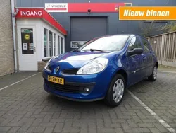 Blauw Gebruikt 2008 Renault Clio II Hatchback | € 2.390 (Eerlijke prijs)