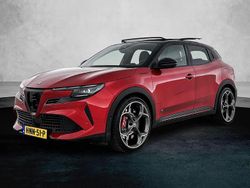 Rood Nieuw 2025 Alfa Romeo Junior Veloce SUV | € 46.920 (Duur)