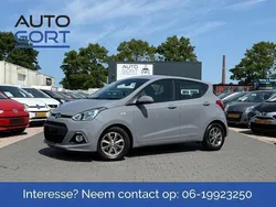 Grijs Gebruikt 2015 Hyundai i10 Premium Hatchback | € 7.900 (Eerlijke prijs)