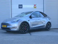 Grijs, metallic lak Gebruikt 2023 Tesla Model Y Performance SUV | € 47.499 (Duur)
