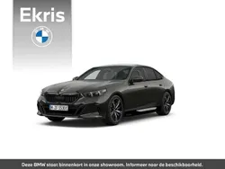 Grijs Nieuw 2025 BMW 530e M Sport Sedan | € 90.592 (Iets duurder)