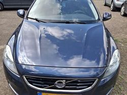 Blauw Gebruikt 2013 Volvo V40 Momentum Stationwagen | € 5.500 (Eerlijke prijs)