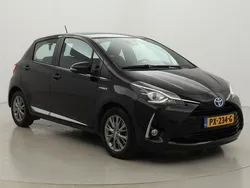 Zwart Gebruikt 2017 Toyota Yaris Hybrid Executive Hatchback | € 16.499 (Super prijs)