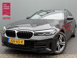 Zwart Gebruikt 2022 BMW 530e Executive Stationwagen | € 30.899 (Super prijs)