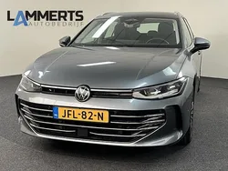 Grijs, metallic lak Gebruikt 2024 VW Passat Business Stationwagen | € 42.950 (Duur)