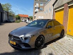 Grijs Gebruikt 2020 Mercedes A180 Premium Plus Sedan | € 27.499 (Eerlijke prijs)