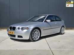 Grijs, metallic lak Gebruikt 2004 BMW 325 Executive Hatchback | € 7.499 (Duur)