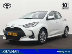 Wit Gebruikt 2024 Toyota Yaris Hybrid Active Hatchback | € 24.445 (Eerlijke prijs)