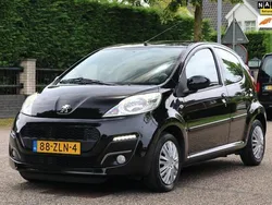 Zwart Gebruikt 2013 Peugeot 107 Active Hatchback | € 4.945 (Eerlijke prijs)