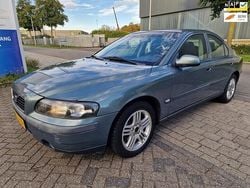 Groen (metallic) Gebruikt 2001 Volvo S60 Sedan | € 1.099 (Goede deal)