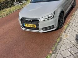 Blauw Gebruikt 2015 Audi A1 Sport Hatchback | € 12.500 (Eerlijke prijs)