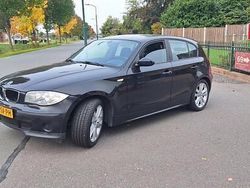 Zwart Gebruikt 2006 BMW 118 Hatchback | € 3.450 (Eerlijke prijs)