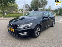 Zwart (metallic) Gebruikt 2013 Kia Optima Hybrid Plus Sedan | € 8.695 (Eerlijke prijs)