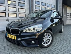 Zwart Gebruikt 2017 BMW 218 Executive Stationwagen | € 8.999 (Goede deal)