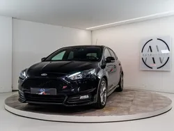 Zwart Gebruikt 2017 Ford Focus ST Hatchback | € 16.980 (Eerlijke prijs)