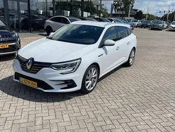 Wit Gebruikt 2021 Renault Mégane GrandTour Intens Stationwagen | € 19.980 (Eerlijke prijs)