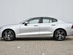 Grijs Gebruikt 2022 Volvo S60 Inscription Sedan | € 40.950 (Eerlijke prijs)