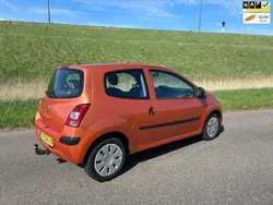 Oranje Gebruikt 2008 Renault Twingo Authentique Hatchback | € 1.450 (Eerlijke prijs)