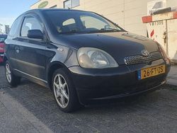 Zwart Gebruikt 2000 Toyota Yaris Sol Hatchback | € 749 (Eerlijke prijs)