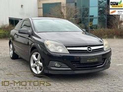 Zwart Gebruikt 2006 Opel Astra GTC Sport Hatchback | € 2.450 (Eerlijke prijs)