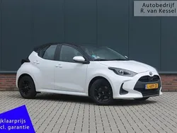 Wit Gebruikt 2021 Toyota Yaris Active Hatchback | € 18.440 (Eerlijke prijs)