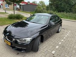 Zwart Gebruikt 2014 BMW 320 Executive Sedan | € 7.250 (Super prijs)