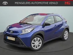 Blauw Gebruikt 2024 Toyota Aygo Play Hatchback | € 17.950 (Eerlijke prijs)