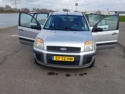 Grijs Gebruikt 2007 Ford Fusion MPV | € 2.000 (Eerlijke prijs)