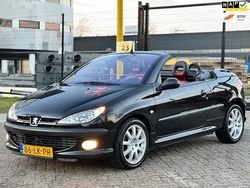 Zwart Gebruikt 2003 Peugeot 206 CC Premium Cabriolet | € 2.695 (Eerlijke prijs)