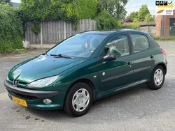 Groen Gebruikt 2001 Peugeot 206 Roland Garros Hatchback | € 795 (Eerlijke prijs)