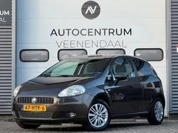 Bruin Gebruikt 2009 Fiat Grande Punto Lusso Hatchback | € 2.950 (Eerlijke prijs)