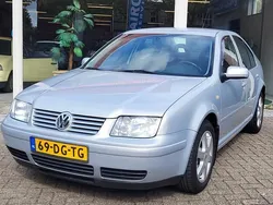 Grijs Gebruikt 1999 VW Bora Trendline Sedan | € 1.699 (Eerlijke prijs)