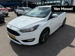Wit Gebruikt 2018 Ford Focus ST-Line Hatchback | € 12.685 (Eerlijke prijs)