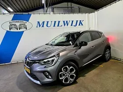 Grijs, metallic lak Gebruikt 2021 Renault Captur Intens SUV | € 21.750 (Eerlijke prijs)
