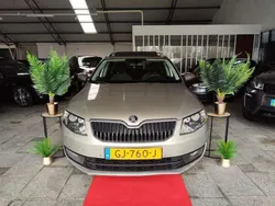 Beige Gebruikt 2015 Skoda Octavia Elegance Stationwagen | € 5.500 (Super prijs)