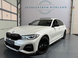 Wit Gebruikt 2020 BMW 330e M Sport Sedan | € 29.999 (Iets duurder)