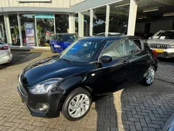 Zwart Gebruikt 2021 Suzuki Swift Hatchback | € 16.950 (Iets duurder)