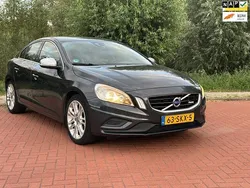 Grijs Gebruikt 2011 Volvo S60 R-Design Sedan | € 5.499