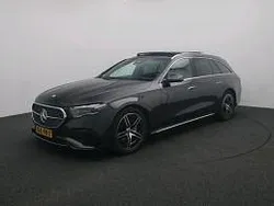 Donker grafietgrijs metallic Gebruikt 2024 Mercedes 300 Exclusive Stationwagen | € 59.945