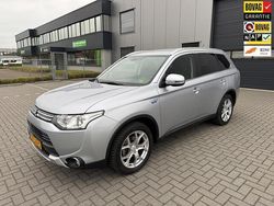 Grijs Gebruikt 2015 Mitsubishi Outlander Edition SUV | € 12.999 (Eerlijke prijs)