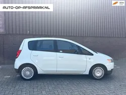 Wit, metallic lak Gebruikt 2010 Mitsubishi Colt Edition Hatchback | € 2.988 (Goede deal)
