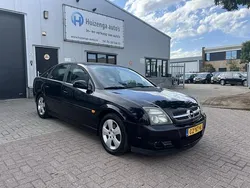 Zwart Gebruikt 2004 Opel Vectra Hatchback | € 1.299 (Eerlijke prijs)