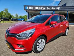 Rood Gebruikt 2017 Renault Clio GrandTour Zen Stationwagen | € 8.950 (Eerlijke prijs)