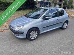Grijs Gebruikt 2003 Peugeot 206 Hatchback | € 2.999 (Iets duurder)