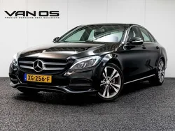 Zwart, metallic lak Gebruikt 2014 Mercedes C220 Avantgarde Sedan | € 17.995 (Duur)