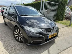 Zwart, metallic lak Gebruikt 2014 Honda Civic Executive Stationwagen | € 4.250 (Iets duurder)