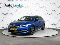 Blauw Gebruikt 2021 Skoda Superb Stationwagen | € 26.940 (Eerlijke prijs)
