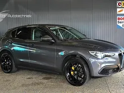 Grijs Gebruikt 2017 Alfa Romeo Stelvio Super SUV | € 27.995 (Eerlijke prijs)