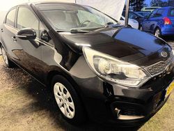 Zwart Gebruikt 2011 Kia Rio Hatchback | € 4.950 (Eerlijke prijs)